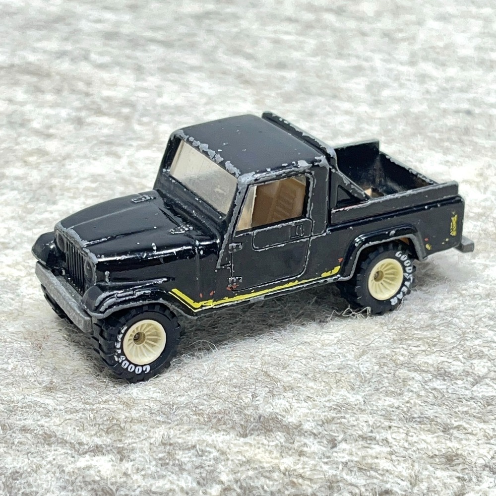Vintage 1982 Hot Wheels Real Riders Jeep Scrambler White Hubs GYW Black